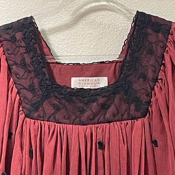NEW, AMERICAN GLAMOUR Babydoll Short Sleeve Lace Trim Flowy Blouse, Burgundy - M - Picture 5 of 12